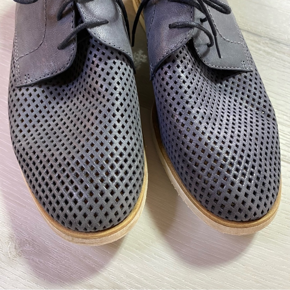 Tamaris Perforated Leather Oxford Lace Up Shoes, Blueish Gray, Size 40 - Picture 3 of 9